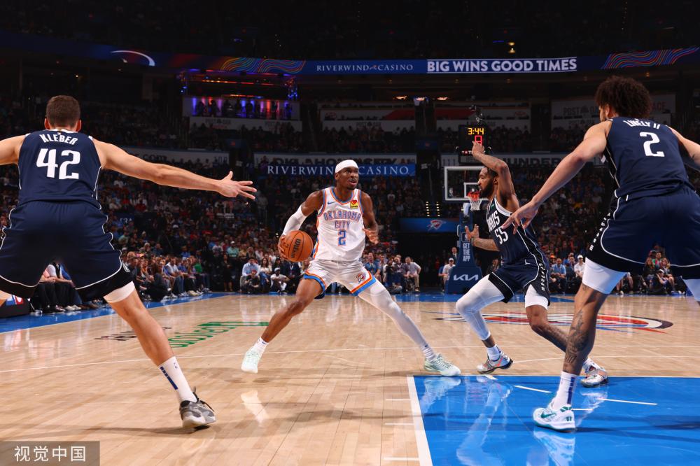 与欧冠奖杯 与欧冠奖杯